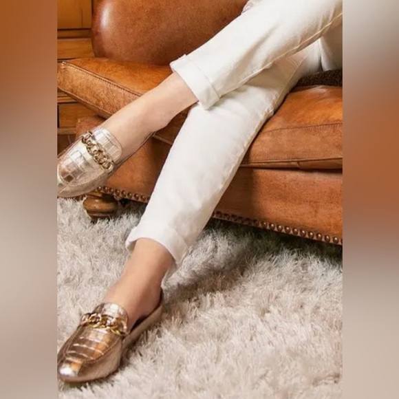 Donald J Pliner Balton Chain Loafer in Platino Size 7.5 - Picture 1 of 9